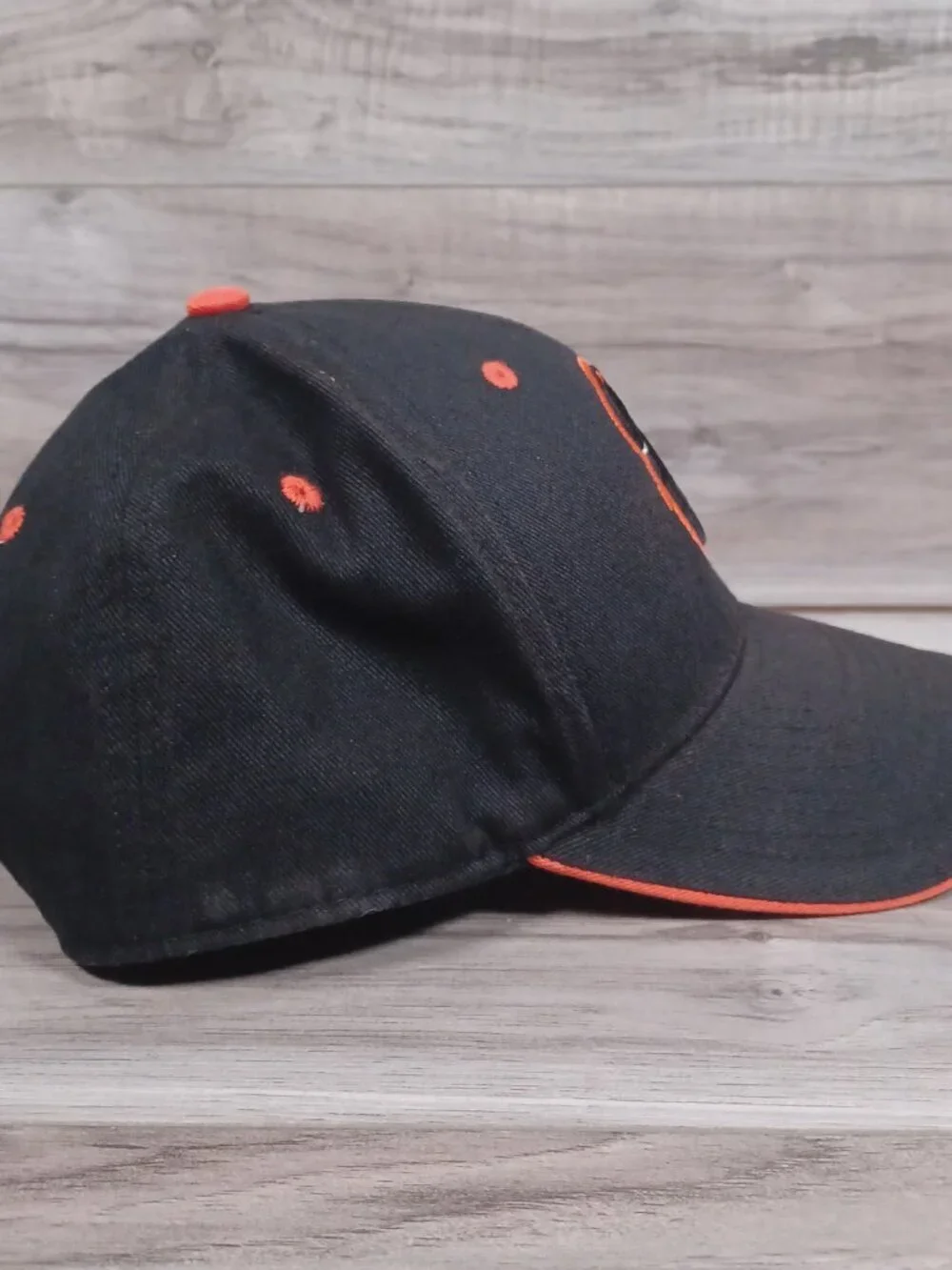 Fan Favorite MLB Baltimore Orioles Adjustable Hook and Loop Unisex Hat